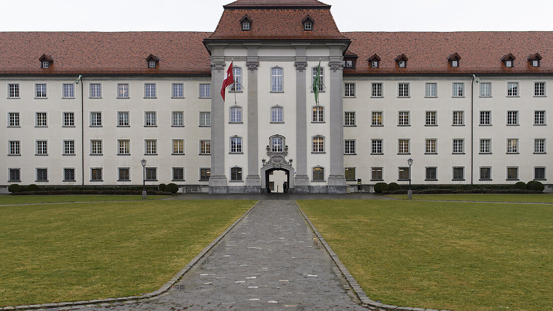 Die St. Galler Regierung hat wegen der aufgelaufenen Teuerung die Stipendien erhöht. (Symbolbild) 20230511114151951.jpg