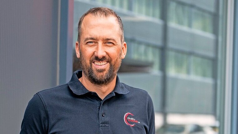 Porträt Enrico Meier Eishockey HC Prättigau Herrschaft Pneu Tardis AG Zizers